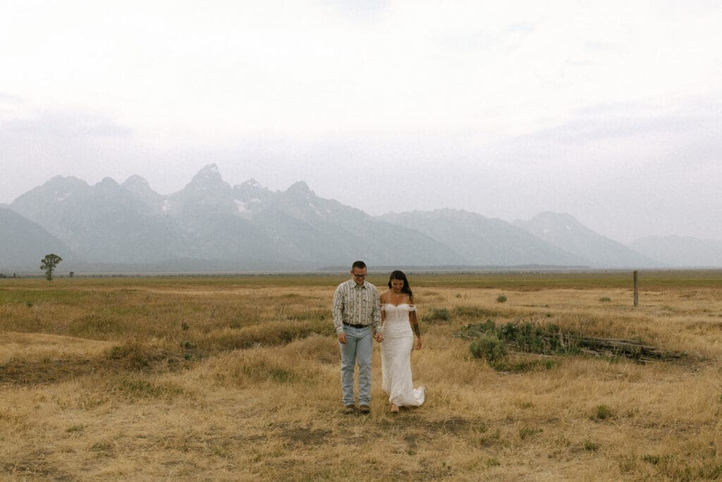Utah elopement with bride and groom 
